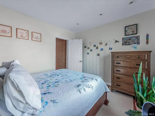 9524 Fort Hamilton Pkwy #301, Brooklyn, NY 11209