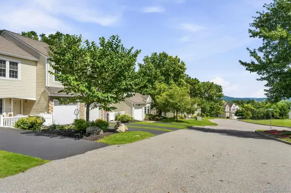 6 N Cambridge CT, Fishkill, NY 12524