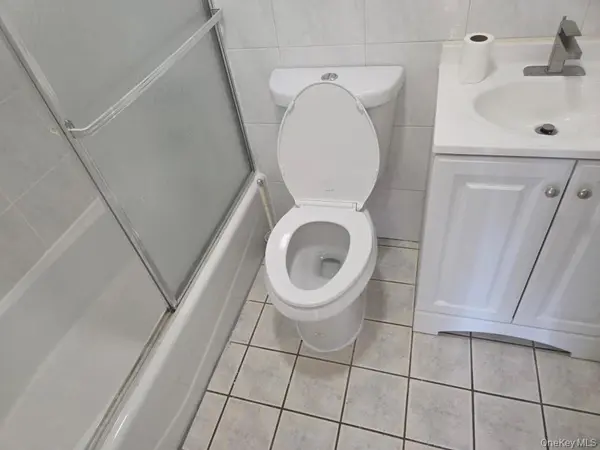 31-03 Linden PL #2, Flushing, NY 11354