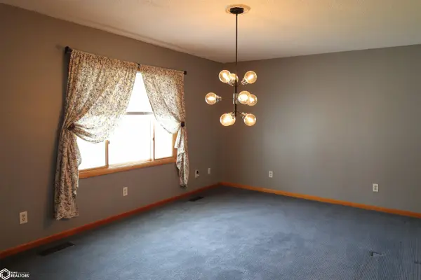 103 Angela DR, La Harpe, IL 61450