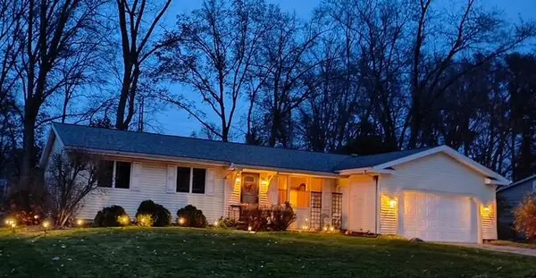 207 Highland DR, Valparaiso, IN 46383