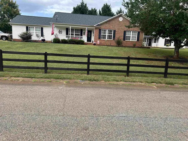 231 Summer Lady LN, Boiling Springs, SC 29316