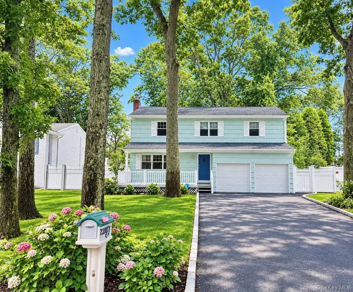 22 Sheppard LN #B, Smithtown, NY 11787
