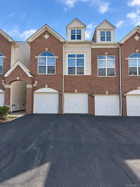 1115 Balsam DR, New Windsor, NY 12553