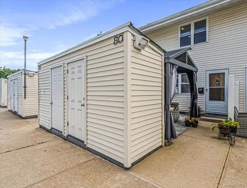 80 Townhouse RD #80N, Huntington Station, NY 11746