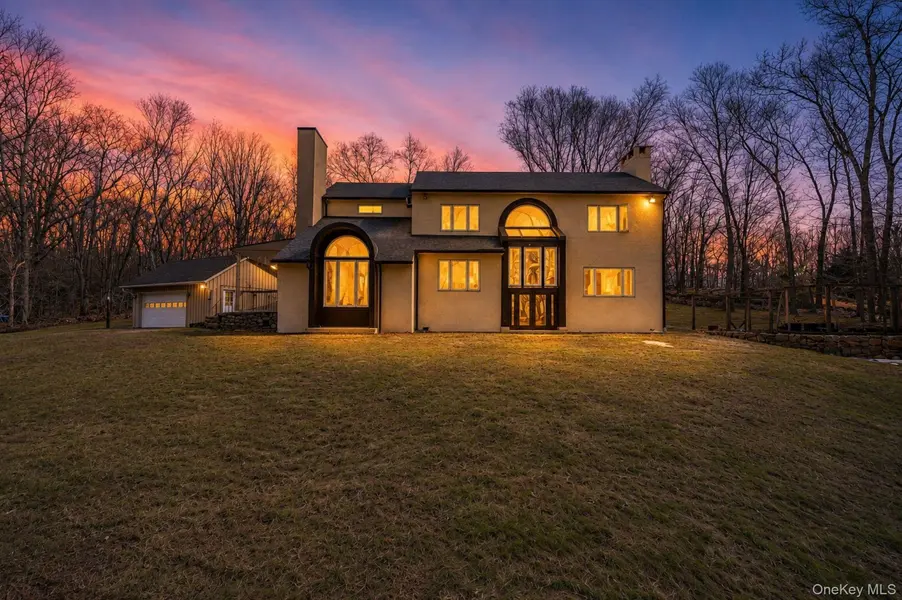 17 Highview RD, Pound Ridge, NY 10576