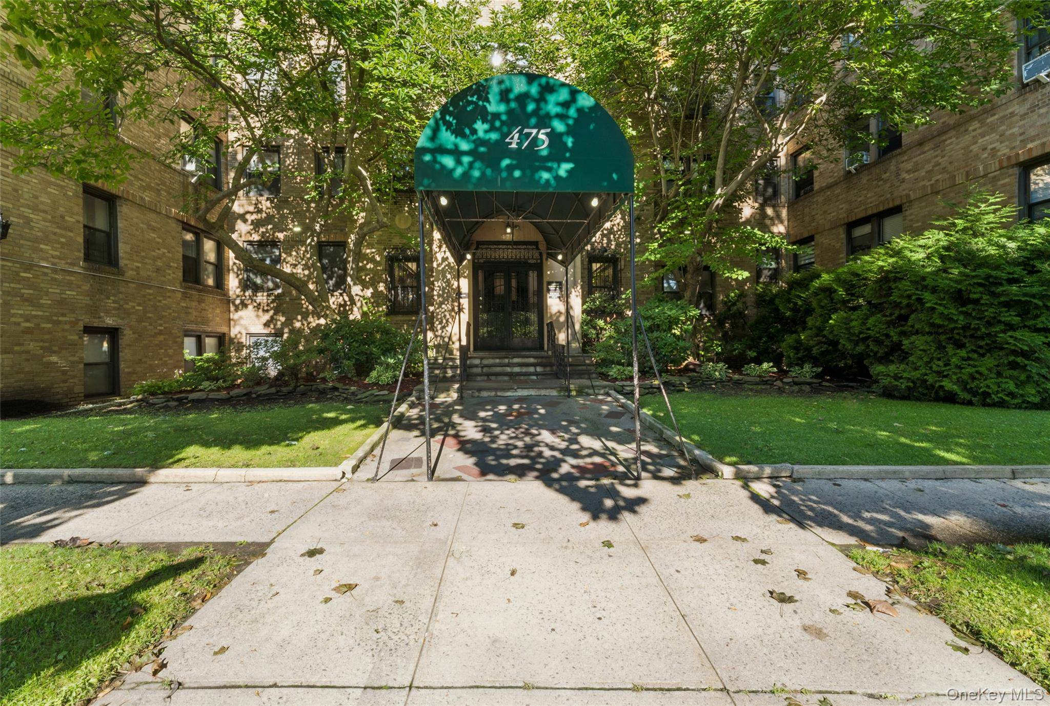 475 Bronx River RD #3F, Yonkers, NY 10704