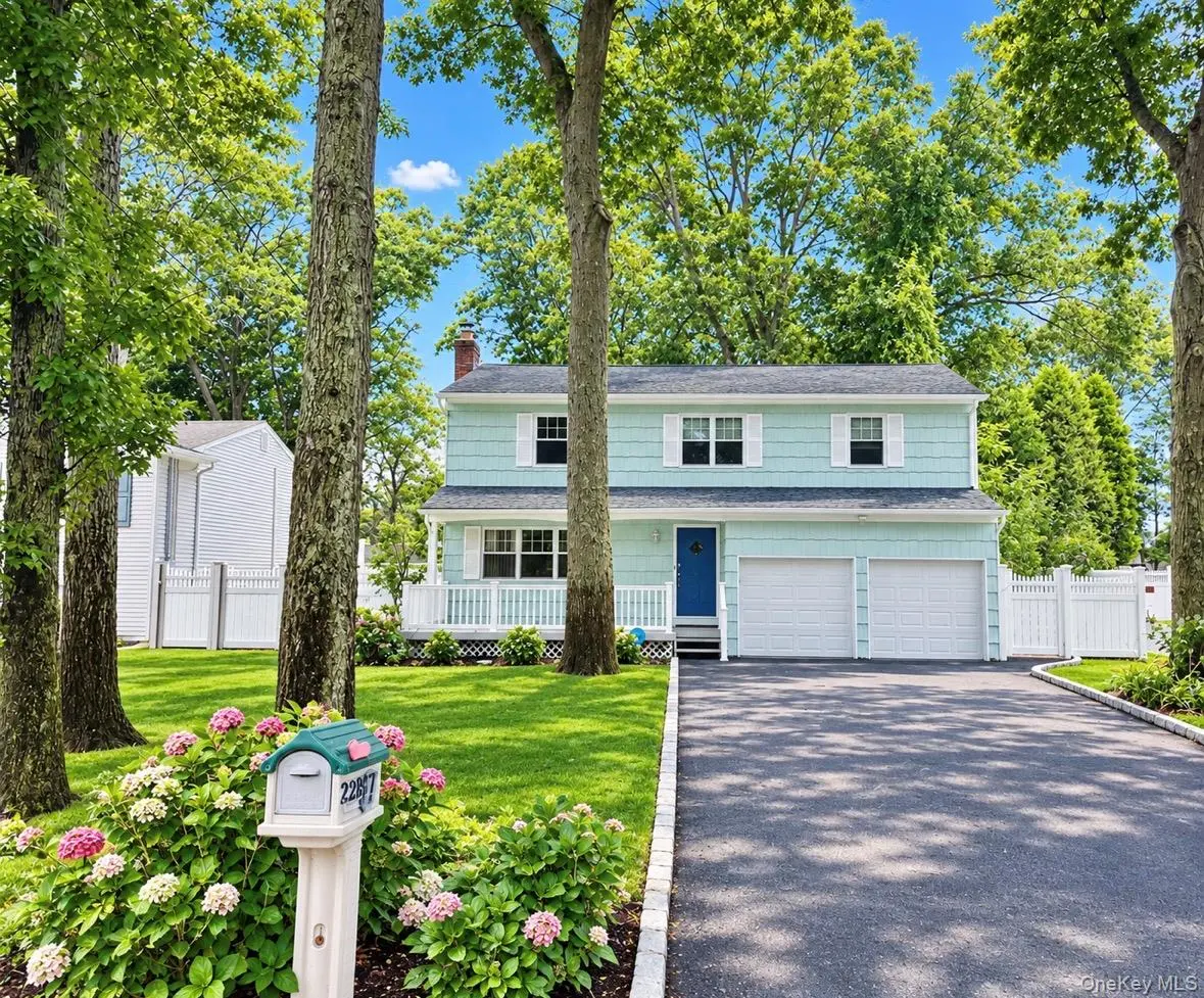 22 Sheppard LN #B, Smithtown, NY 11787