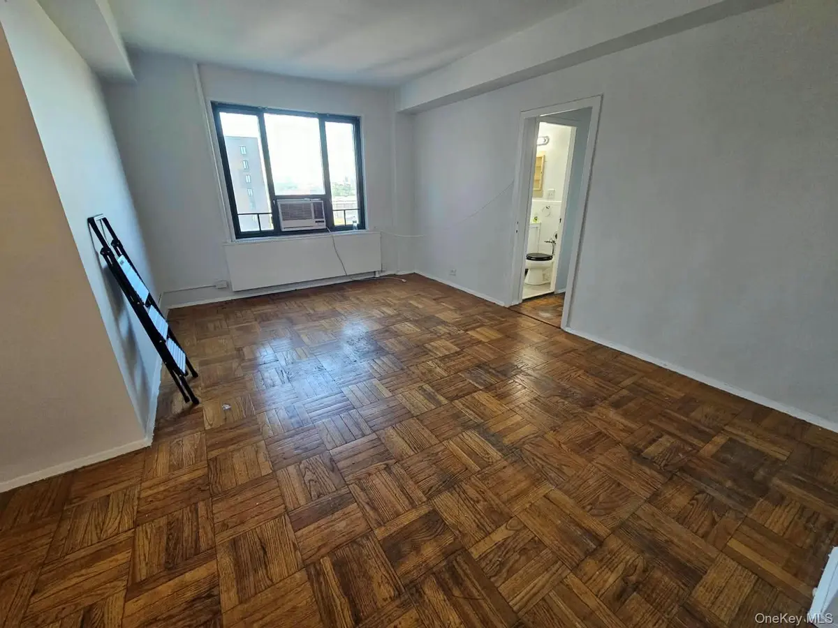 1507 Metropolitan AVE #10E, Bronx, NY 10462