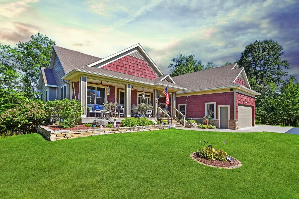 981 239th AVE NW, Saint Francis, MN 55070