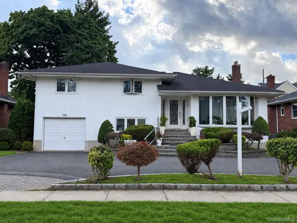 118 Leahy ST, Jericho, NY 11753