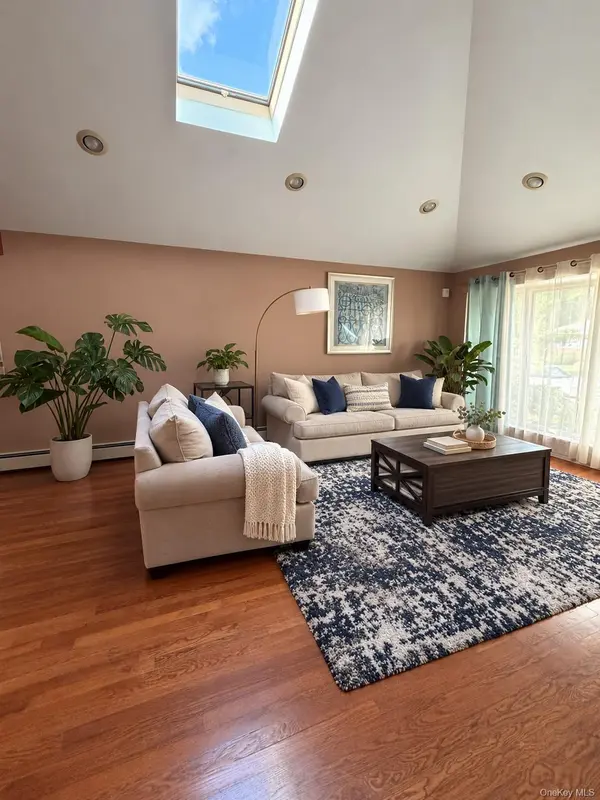118 Leahy ST, Jericho, NY 11753