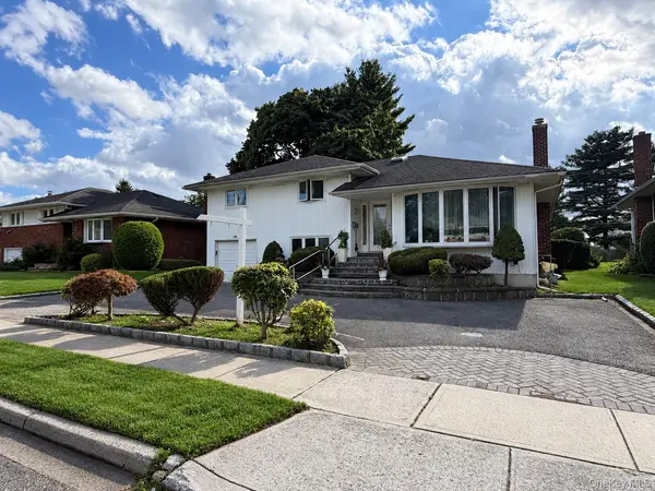 118 Leahy ST, Jericho, NY 11753