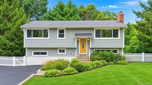 34 Forest AVE, Lake Grove, NY 11755