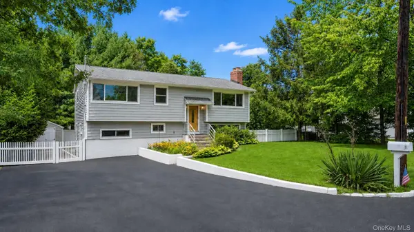 34 Forest AVE, Lake Grove, NY 11755