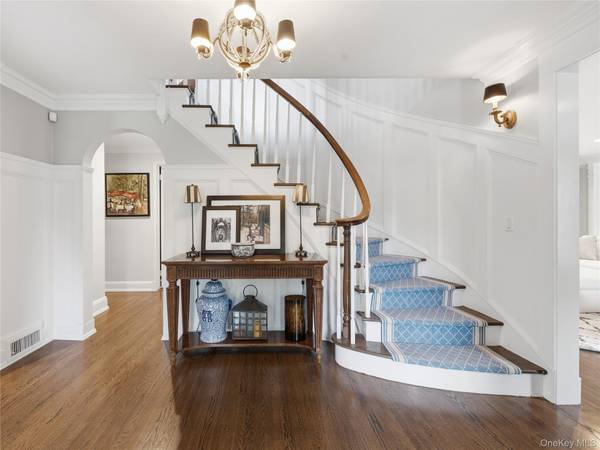 140 Remington RD, Manhasset, NY 11030