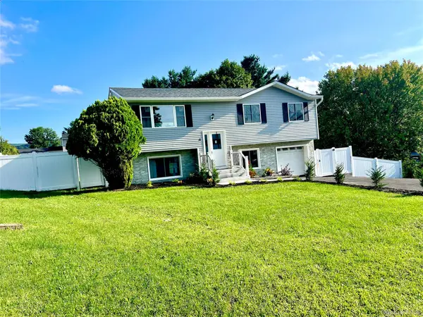 4 Liberty CT, Washingtonville, NY 10992