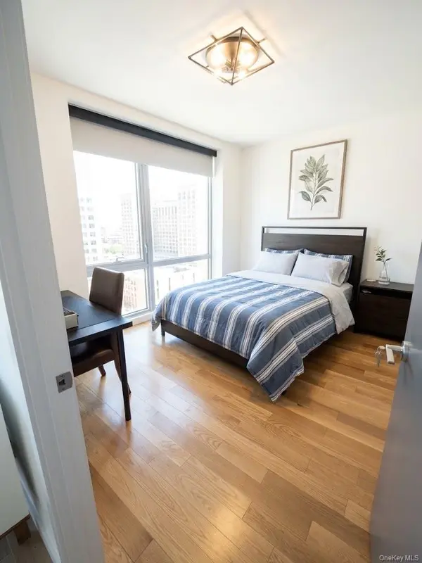 4121 23rd ST #3A, Long Island City, NY 11101
