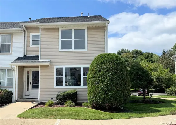 13 Yorkshire CT, Nanuet, NY 10954