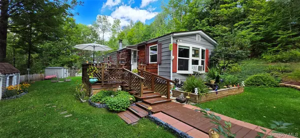 42 Gabriel RD, Cochecton, NY 12726
