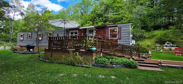 42 Gabriel RD, Cochecton, NY 12726