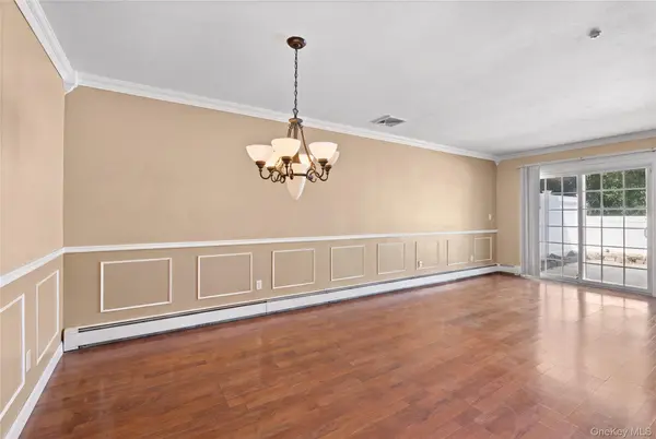 11 Burgoyne CT, Coram, NY 11727