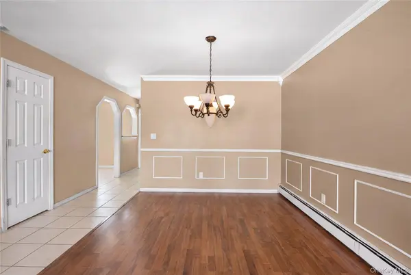 11 Burgoyne CT, Coram, NY 11727