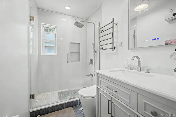 5310 206th ST, Oakland Gardens, NY 11364