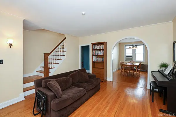 25-30 36th AVE, Astoria, NY 11106