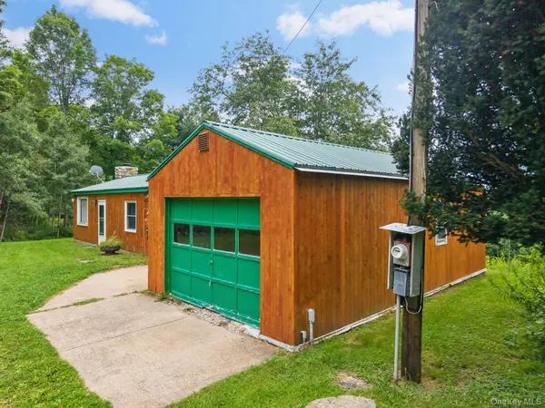 5206 Town Brook RD, Stamford, NY 13788