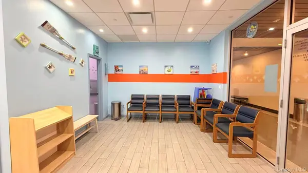 131-07 40th RD #E33, Flushing, NY 11354