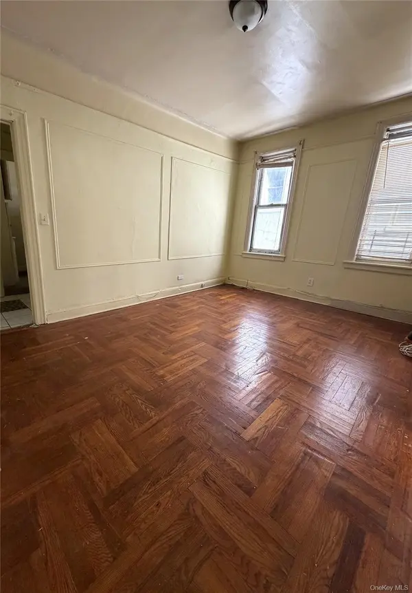 719 E 242nd ST, Bronx, NY 10470