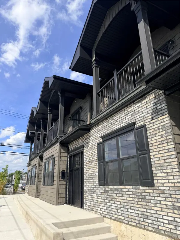 1220 Doges Prom #1B, Copiague, NY 11757