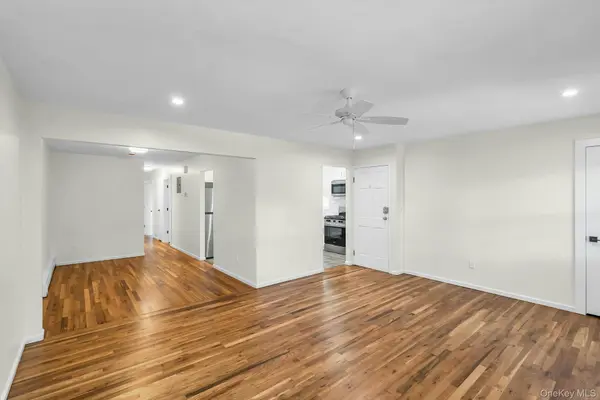7 Anchorage RD #2, Port Washington, NY 11050