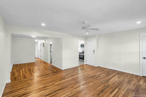 7 Anchorage RD #2, Port Washington, NY 11050