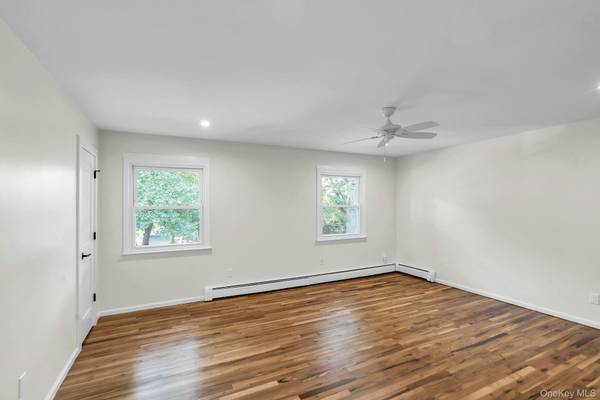 7 Anchorage RD #2, Port Washington, NY 11050