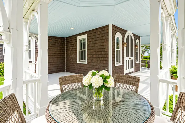 13 Spring Garden AVE, Shelter Island Heights, NY 11965