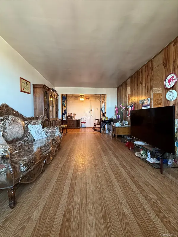 33-04 Junction Blvd #6L, Jackson Heights, NY 11372