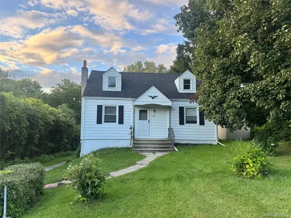 13 Spackenkill RD, Poughkeepsie, NY 12603