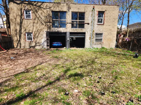 18 Hasbrouck ST, Newburgh, NY 12550