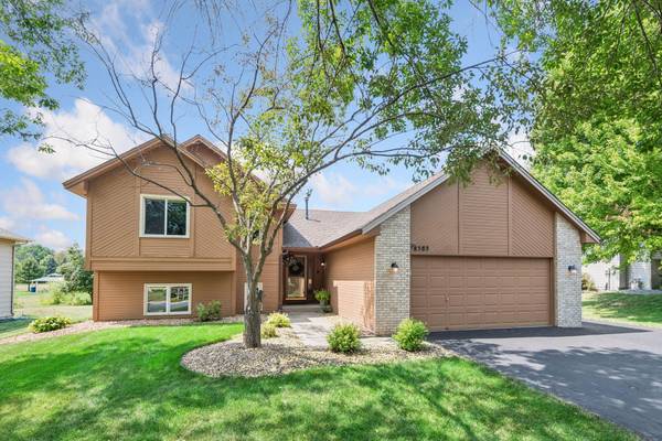 8585 Chanhassen Hills DR S, Chanhassen, MN 55317