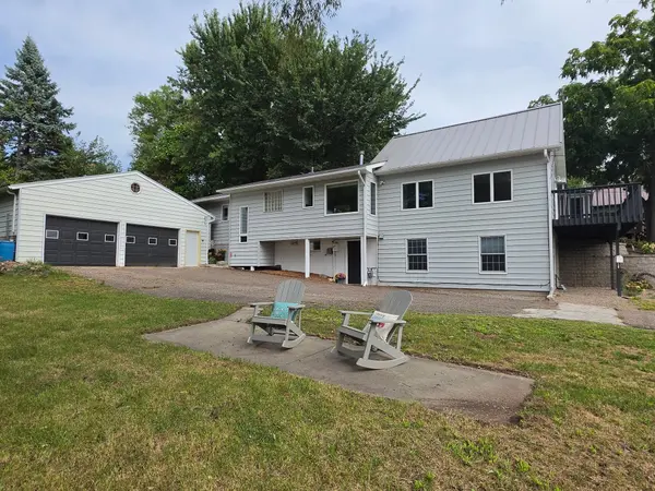 924 Maple ST W, Stillwater, MN 55082