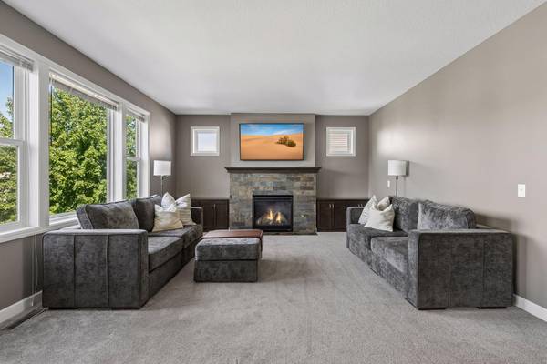 19495 Hilldale AVE, Lakeville, MN 55044