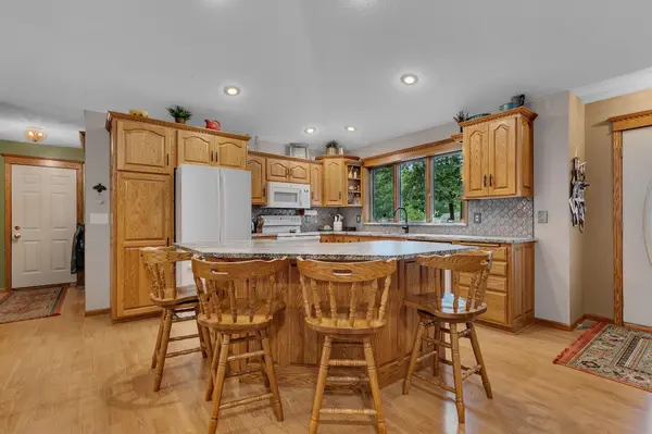 19868 Edgeton RD, Richmond, MN 56368