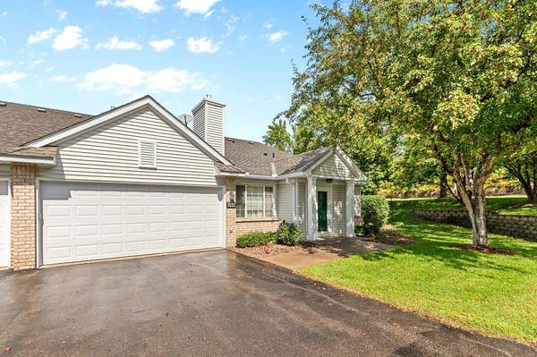 15202 Greenhaven WAY, Burnsville, MN 55306