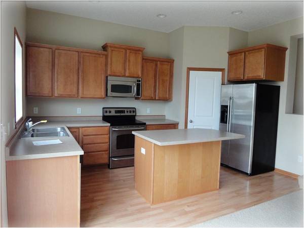 16601 50th CT N, Plymouth, MN 55446