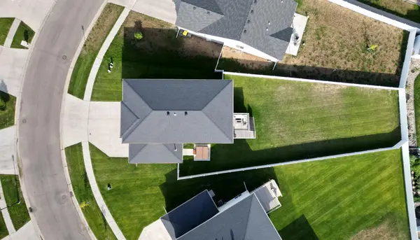 818 ALBERT DR W, West Fargo, ND 58078