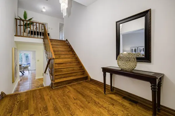 93 Poplar Heights DR, Toronto W08, ON M9A 4Z3