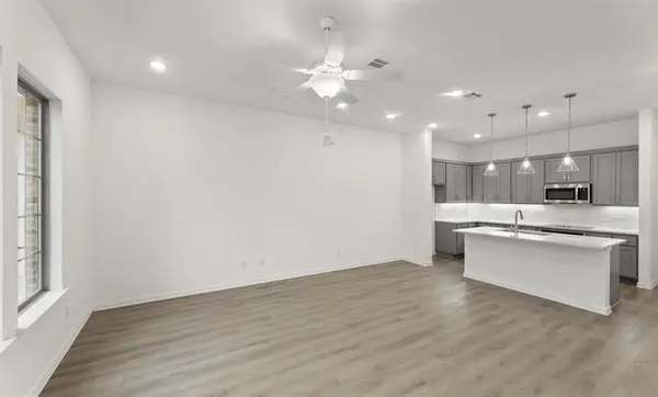 2412 Glacier Way, Mansfield, TX 76063