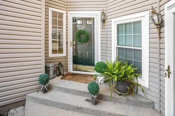 15 Witherspoon Ct, Morris Twp., NJ 07960